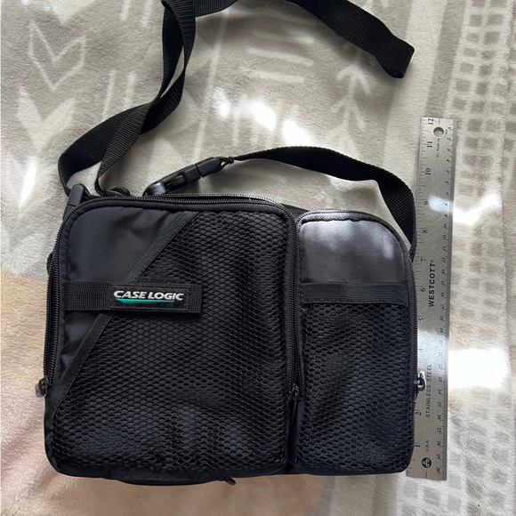 Case Logic Accessory Bag - Picture 2 of 6